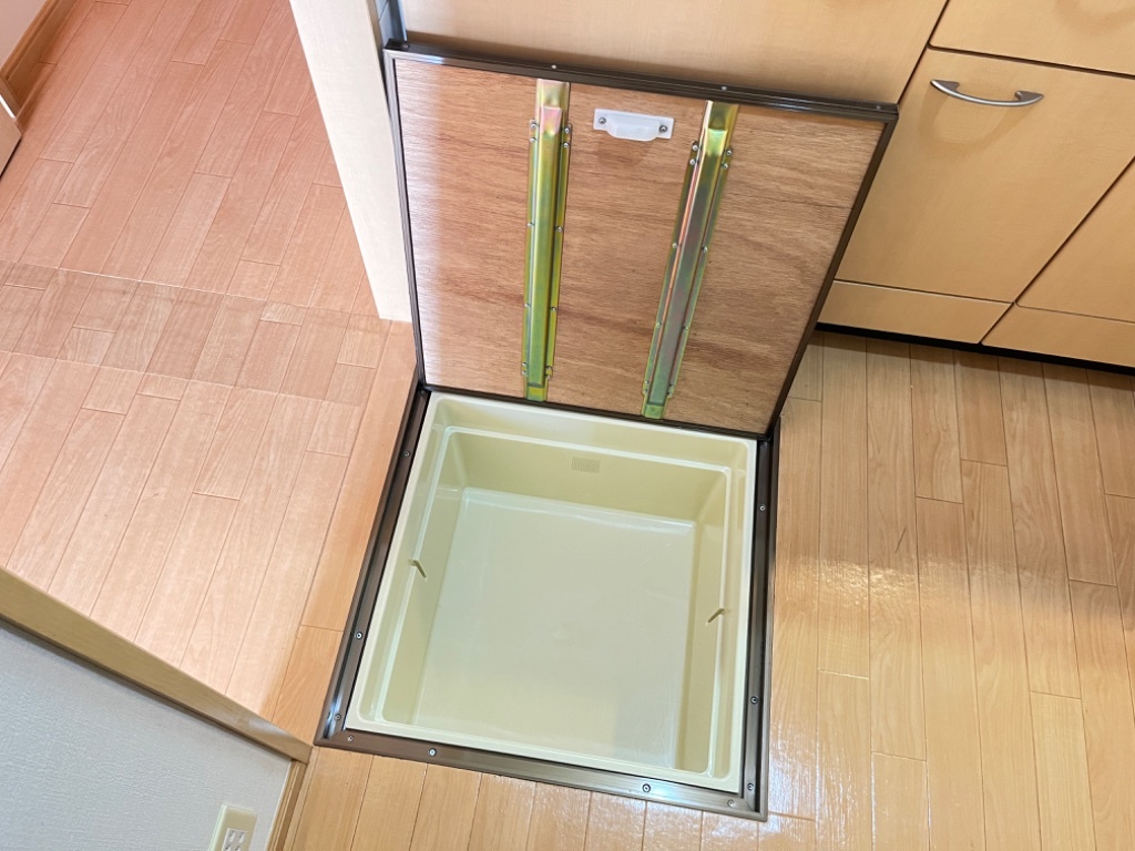 拡大写真:カテリーナ 1階103の床下収納