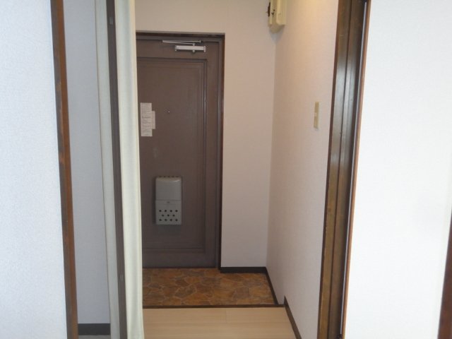 拡大写真:聖マンションⅠ 3階305の玄関廊下