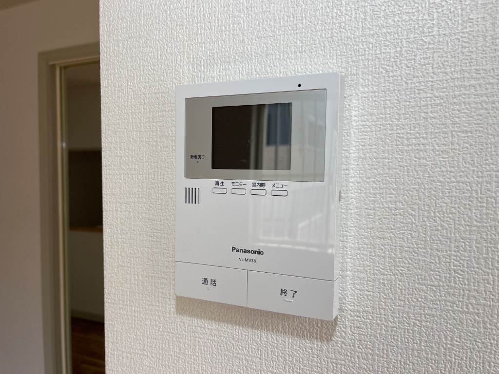 拡大写真:サンモール 1階101のカメラ付インターホン