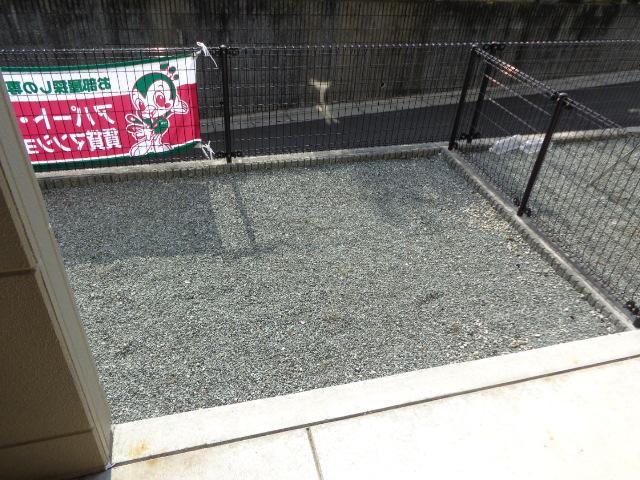 拡大写真:エスポアール 1階00101の専用庭