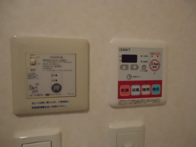 拡大写真:ヴィア グラン シャリオ 1階103の浴室乾燥機