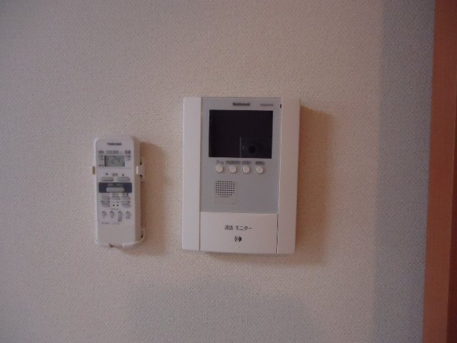 拡大写真:ヴィア グラン シャリオ 1階103のカメラ付インターホン