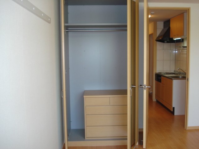 拡大写真:カサベルデ 1階101のクローゼット