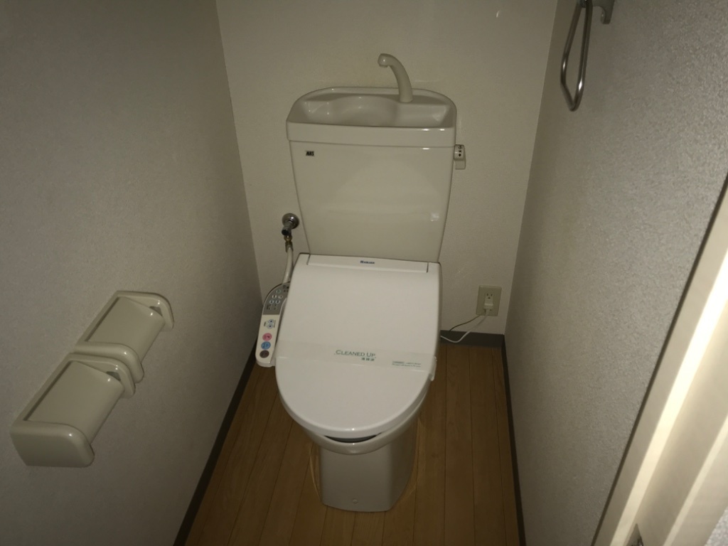 拡大写真:シェルル江戸岡 2階201のトイレ