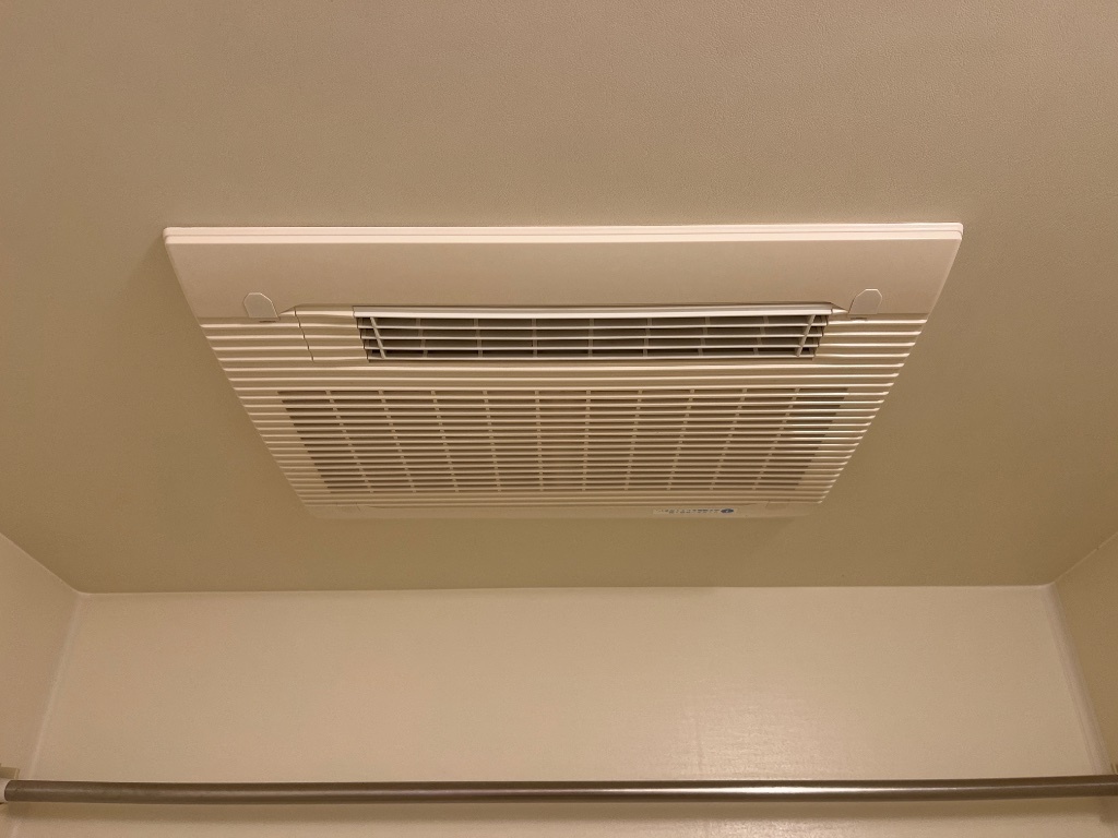 拡大写真:シェルル南方 1階106の浴室乾燥機