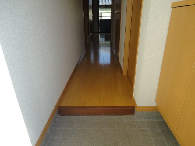 拡大写真:クレシア大高台 1階103の玄関