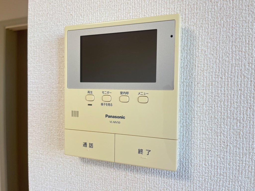 拡大写真:エルシャトーⅢ 1階103のカメラ付インターホン