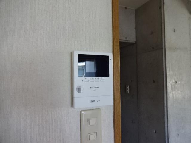 拡大写真:リヴィエラ二葉町 6階605のカメラ付インターホン