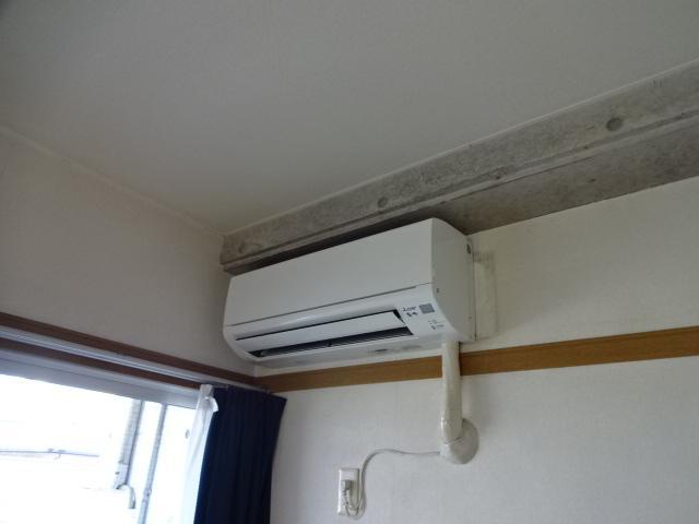 拡大写真:リヴィエラ二葉町 6階605のエアコン
