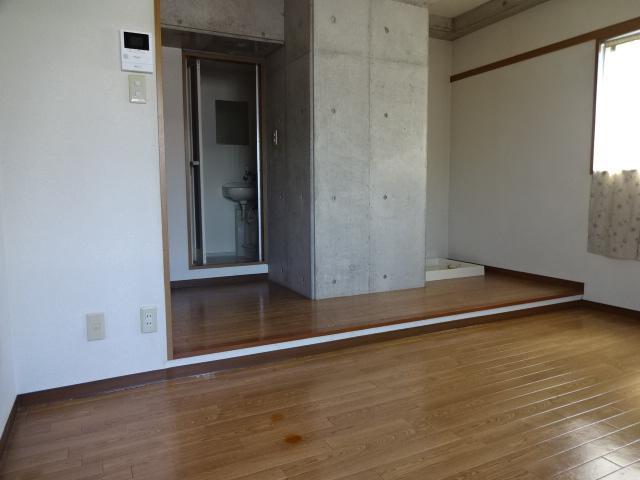 拡大写真:リヴィエラ二葉町 6階605の洋室