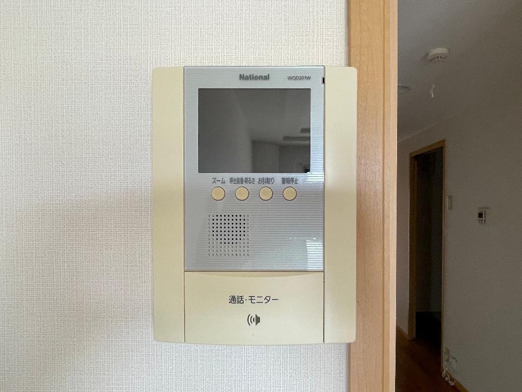 拡大写真:フローラ滑川 1階102のカメラ付インターホン