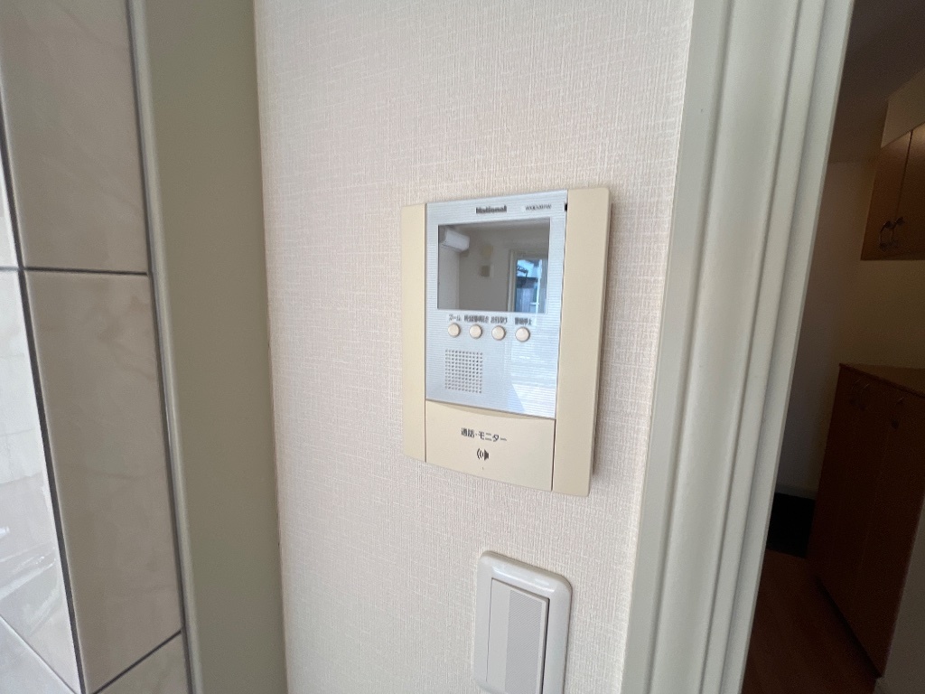拡大写真:フレグランスさくら 1階103のカメラ付インターホン