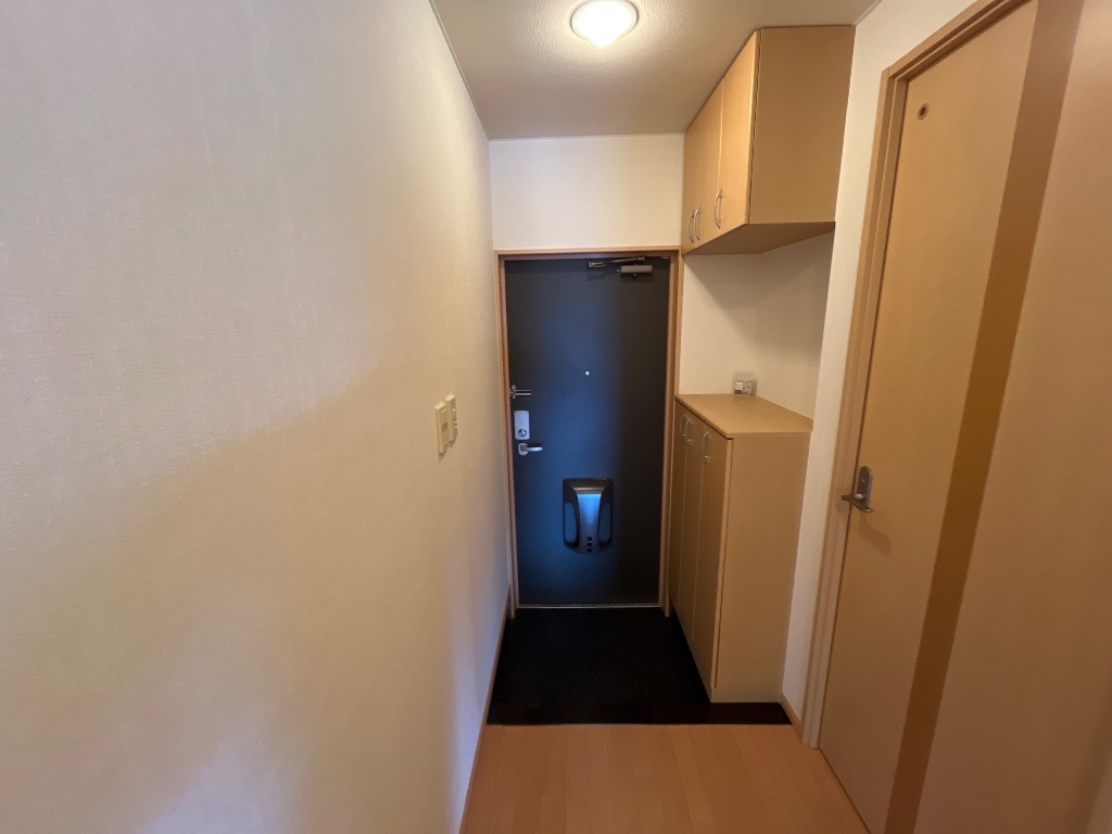 拡大写真:パステルヒルズ 1階102の玄関