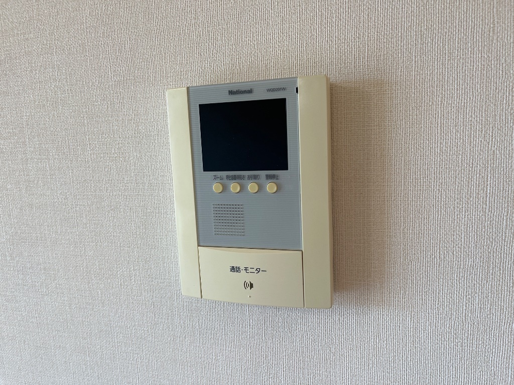 拡大写真:パステルヒルズ 1階102のカメラ付インターホン