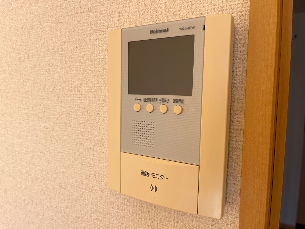 拡大写真:サンモール 1階103のカメラ付インターホン