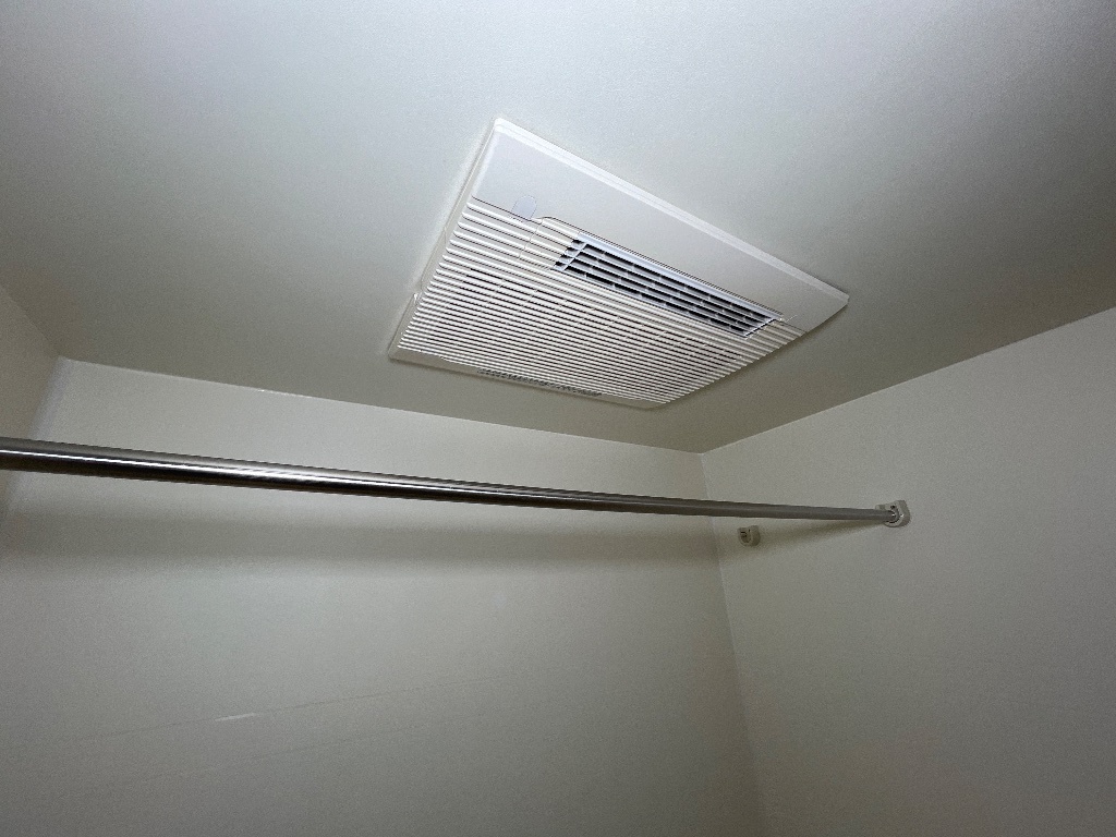 拡大写真:カシェット 2階206の浴室換気乾燥機