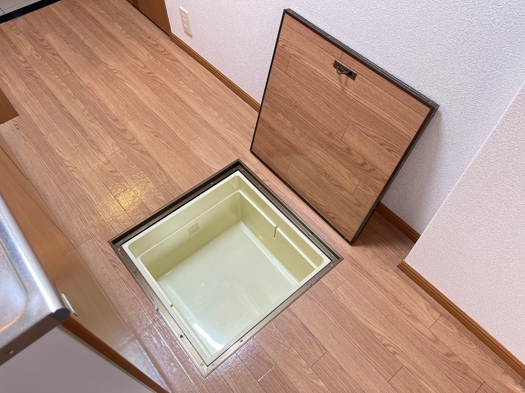 拡大写真：アーバンハイツ真美 1階101の床下収納