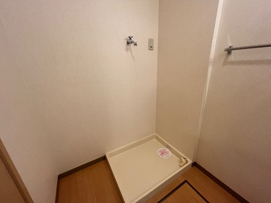拡大写真:River Village N・R 1階105の洗濯機置場