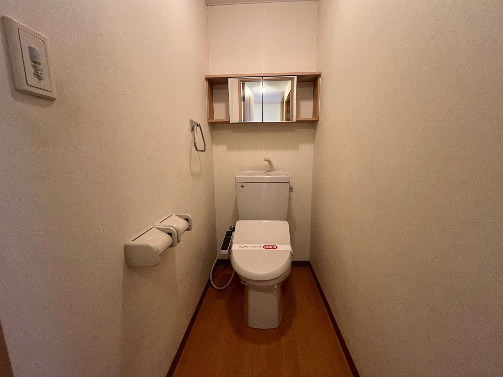 拡大写真:River Village N・R 1階105のシャワー付トイレ
