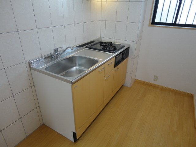 拡大写真：シティー　ハイム　美濃加茂（Ｃｉｔｙ　Ｈｅｉｍ　美濃加茂） 2階203のキッチン