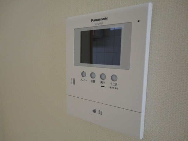 拡大写真：シティー　ハイム　美濃加茂（Ｃｉｔｙ　Ｈｅｉｍ　美濃加茂） 2階203のカメラ付インターホン