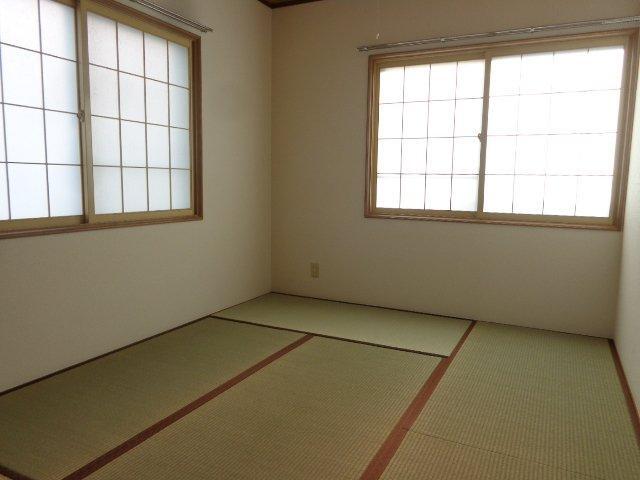 拡大写真：盛岡市永井１６地割 1階1の和室
