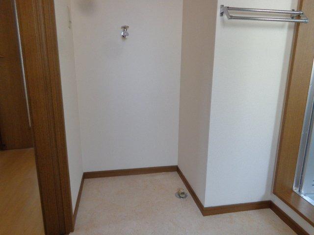 拡大写真：盛岡市永井１６地割 1階1の洗濯機置場