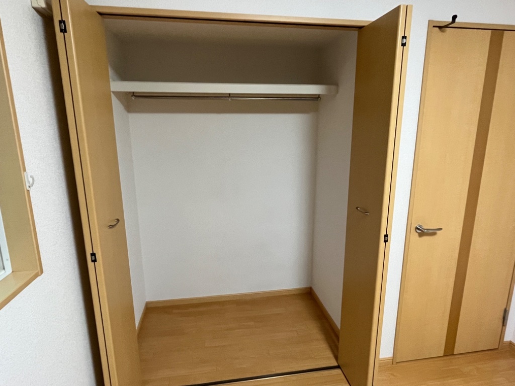拡大写真:ミヨ・プチハウスⅡ 2階201のクローゼット(北側洋室)