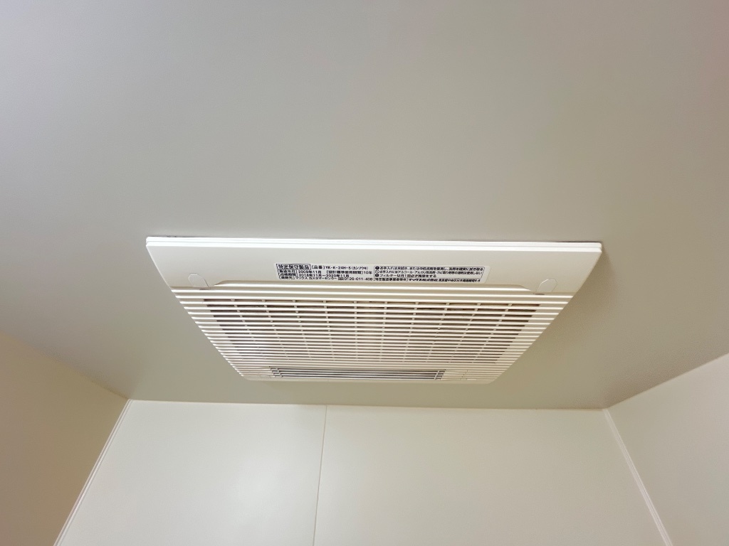 拡大写真:サンクスシャイン 2階202の浴室乾燥機