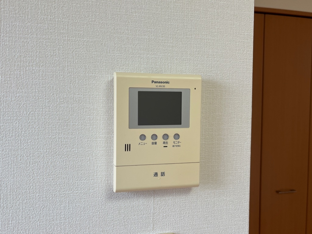 拡大写真:パル ファミール 1階102のカメラ付インターホン
