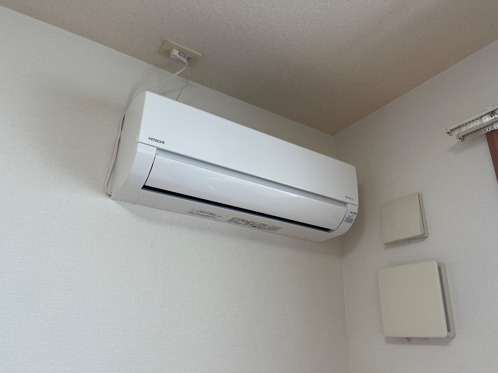 拡大写真:パル ファミール 2階203のエアコン