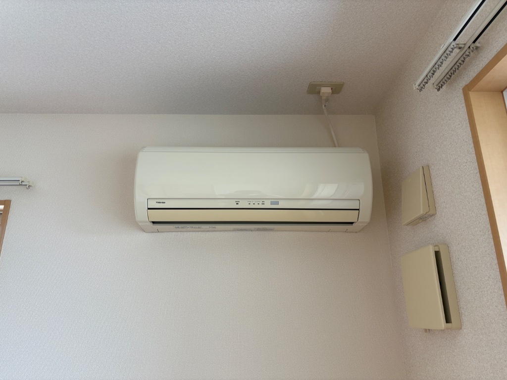 拡大写真:CasaBonneur 2階206のエアコン