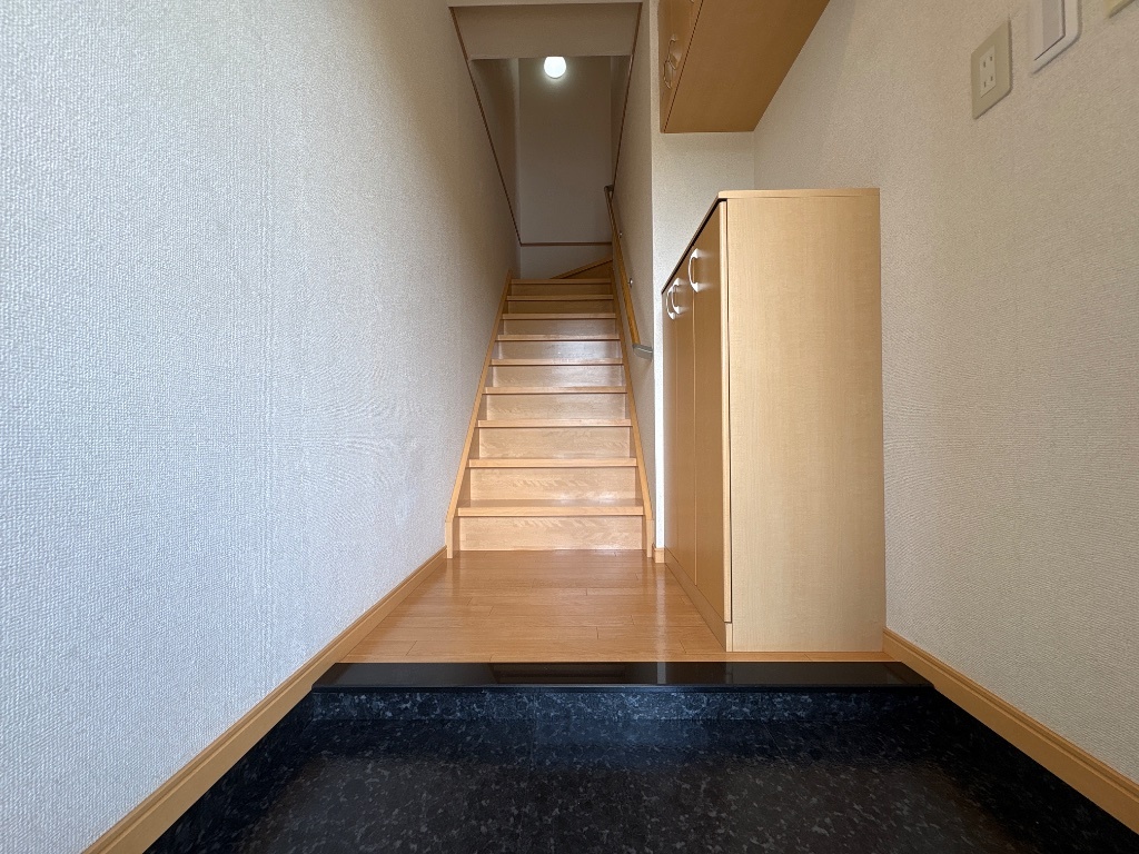 拡大写真:CasaBonneur 2階206の玄関