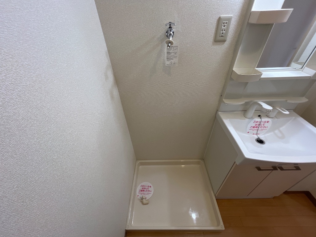 拡大写真:デュエール 1階106の室内洗濯機置場
