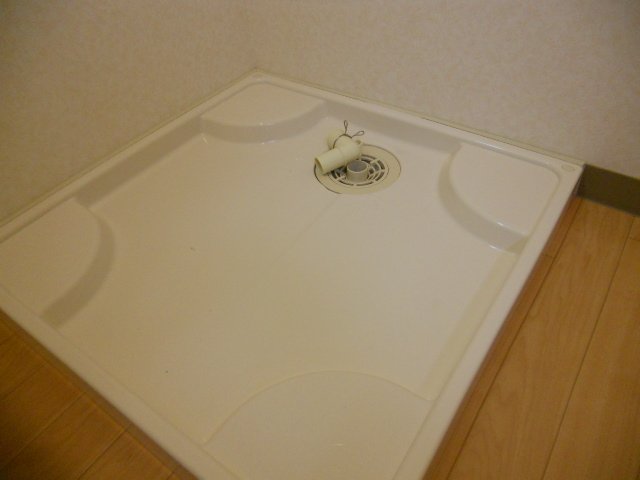 拡大写真:サンパレス 3階301の洗濯機置場