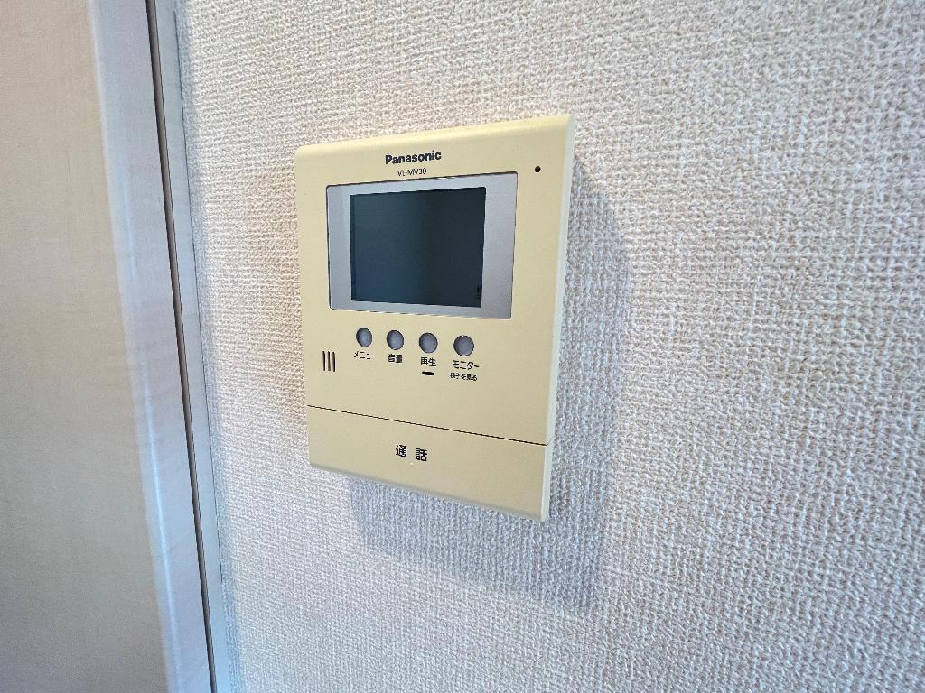 拡大写真:メゾン赤熊 1階107のカメラ付インターホン