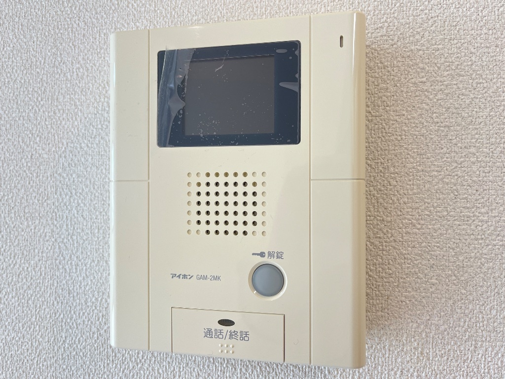拡大写真:レマーレⅠ 1階102のカメラ付インターホン