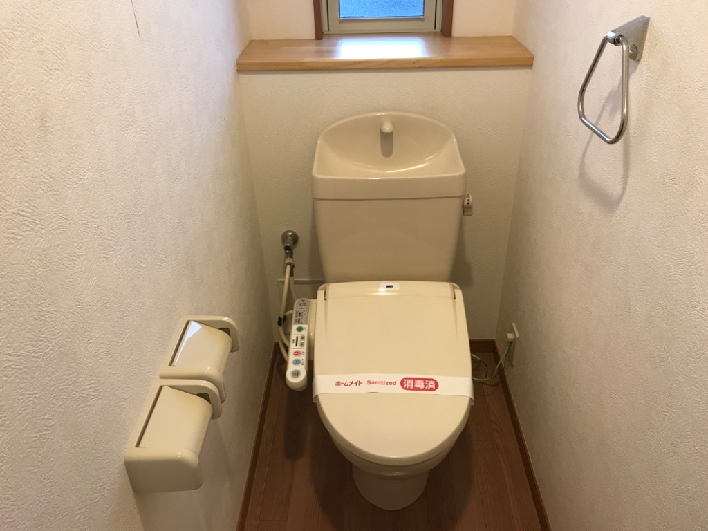拡大写真:パールハイツみやび 2階206のシャワー付トイレ