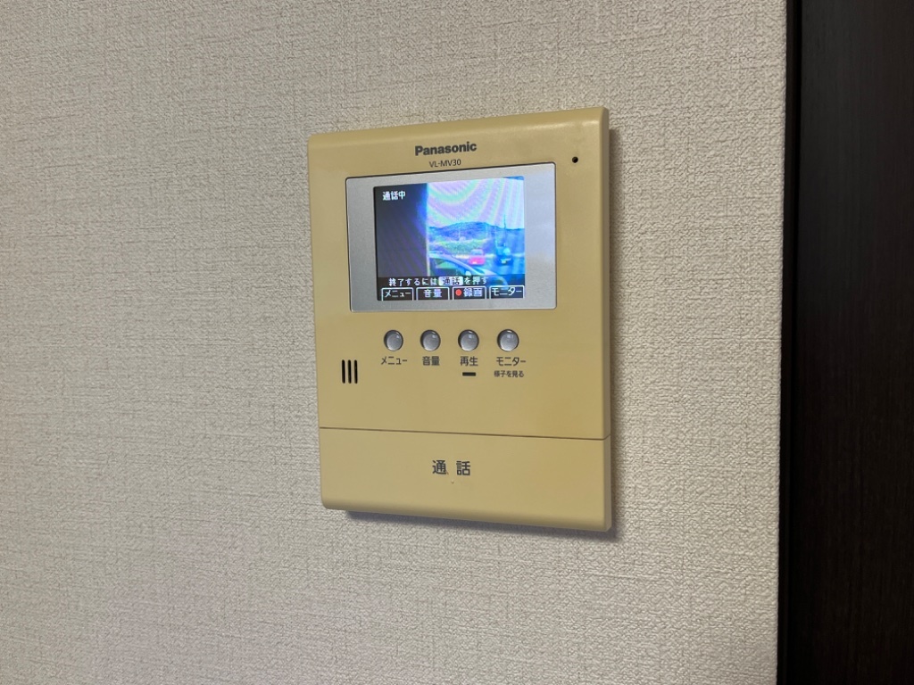 拡大写真:シャングリラⅠ 1階105のカメラ付インターホン