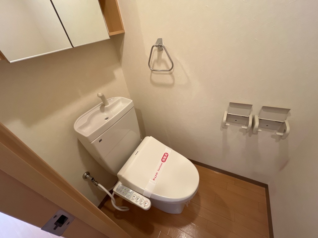 拡大写真:グラシアス 2階207のトイレ