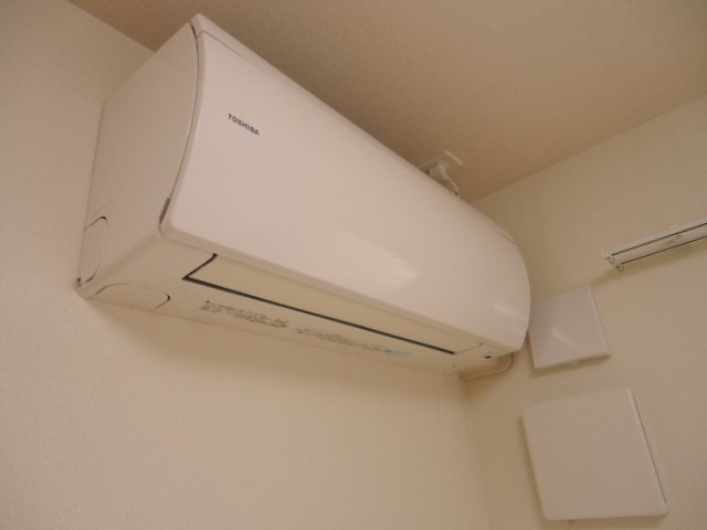 拡大写真:ウィステリア王司 1階103のエアコン