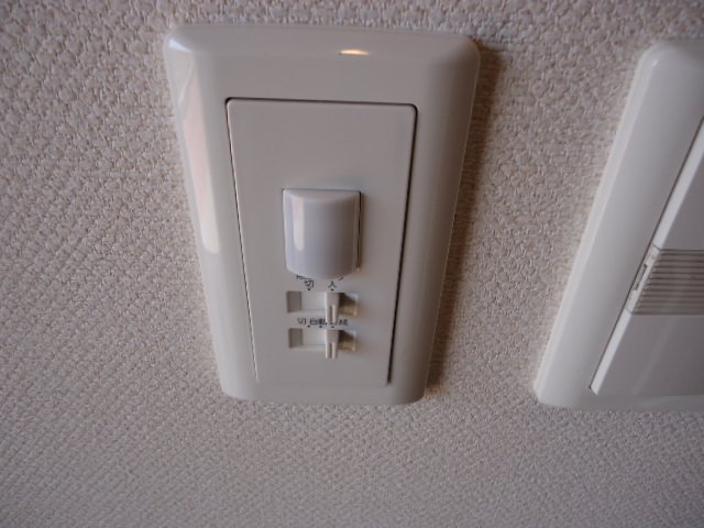 拡大写真:ウィステリア王司 1階103の人感センサー付き照明
