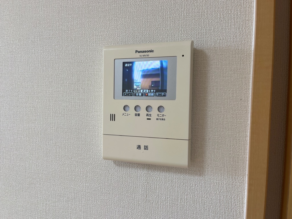 拡大写真:カーサ・ソレイユ 2階201のカメラ付インターホン