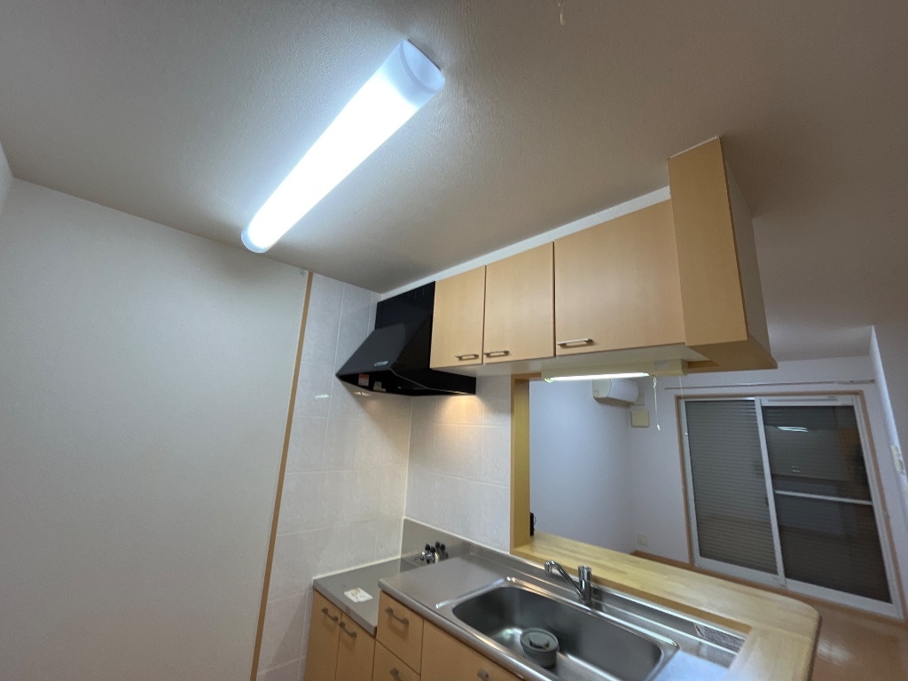 拡大写真:チアーズ ブルゴーニュ 1階102のキッチン