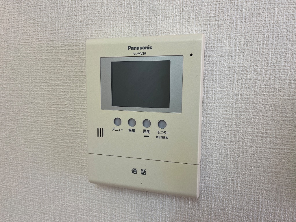 拡大写真:ペットピア春日 1階103のカメラ付インターホン