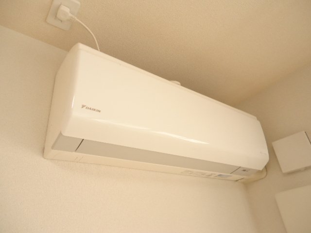 拡大写真:ペットピア春日 2階205のエアコン