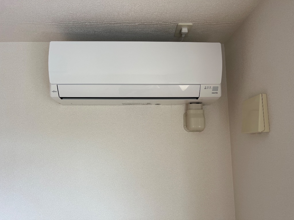 拡大写真:グローリーⅡ A棟 2階202の北洋室エアコン