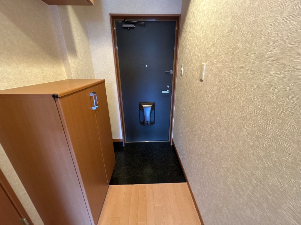 拡大写真:サンコート 2階201の玄関