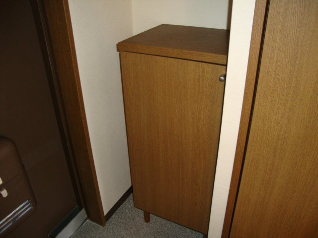 拡大写真:ラトリシエール 4階407の玄関