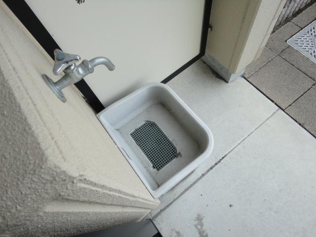 拡大写真:アンジュー 壱号館 1階102の専用庭水道蛇口